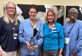 Angela Bayler, RN, ganadora del premio DAISY de junio de 2024 en Cascade Valley Hospital ​​​​​​​